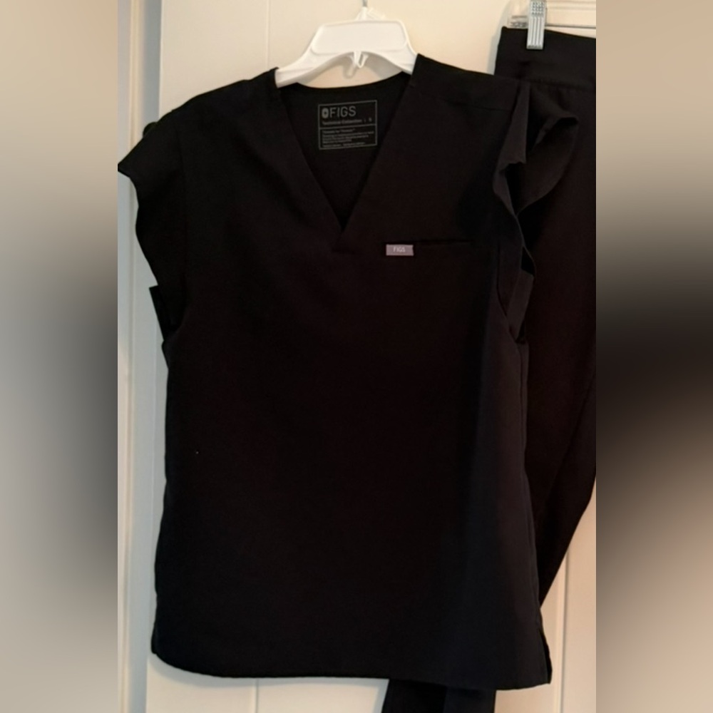 Figs Ruffle Sleeve Scrub Top Small